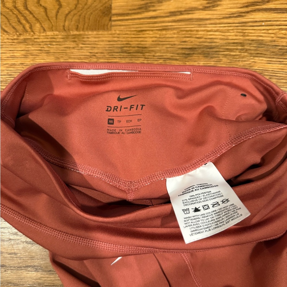 Nike DriFit Women’s Leggings Dusty Pink Size XS